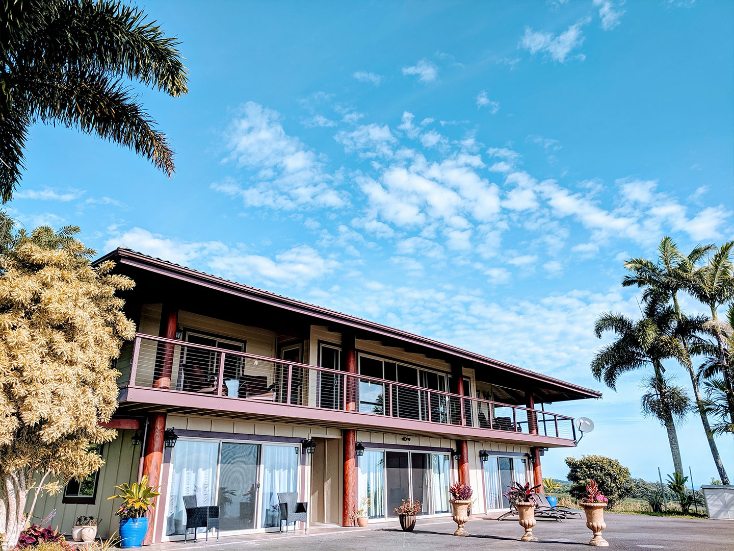 Exclusive Hawaii Rehab logo