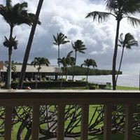 Wavecrest Resort logo